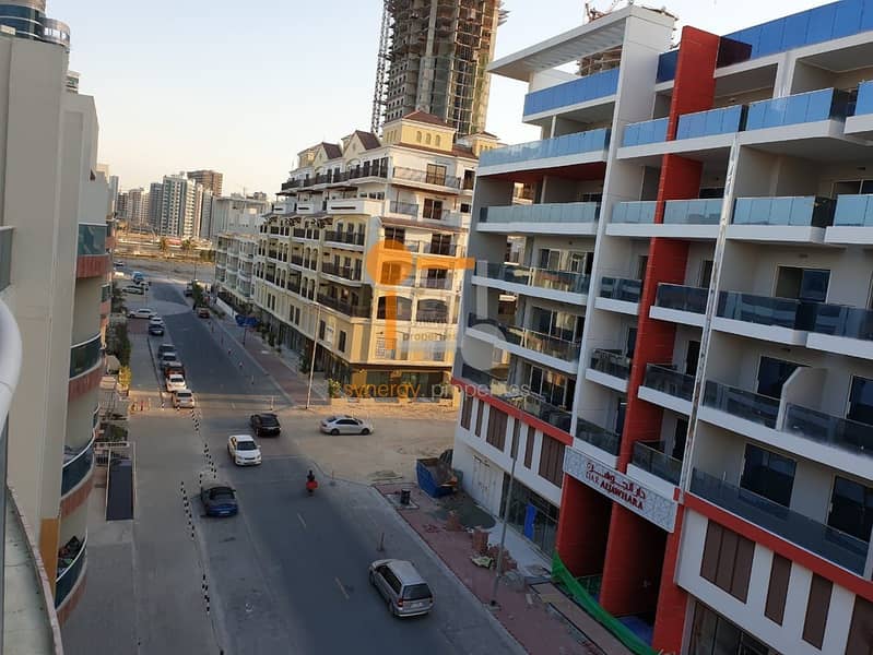 9 Nice terrace| fully furnished 1br|  road view