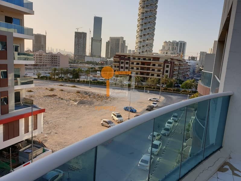 10 Nice terrace| fully furnished 1br|  road view