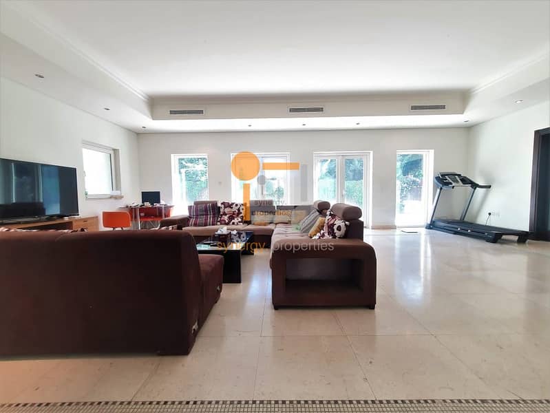 2 Exclusive 6 Bed Villa
