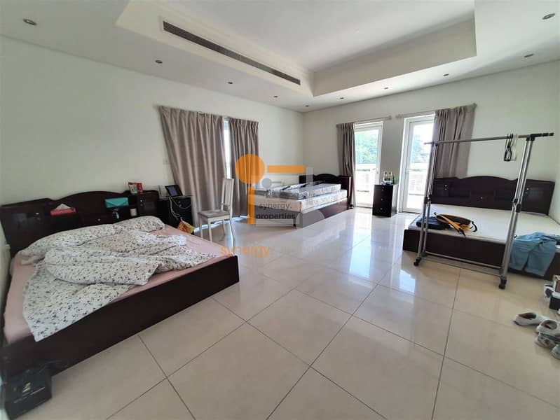 4 Exclusive 6 Bed Villa