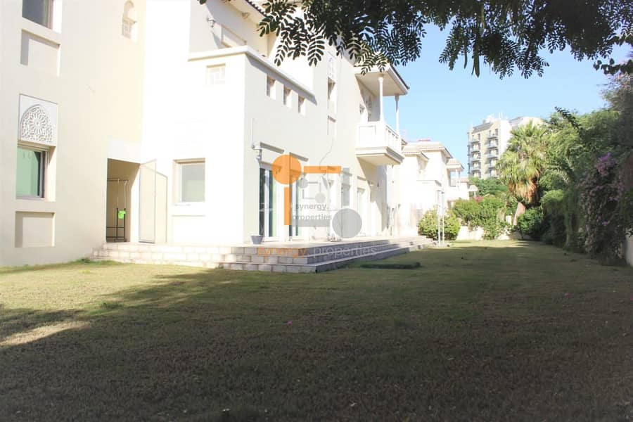 7 Exclusive 6 Bed Villa