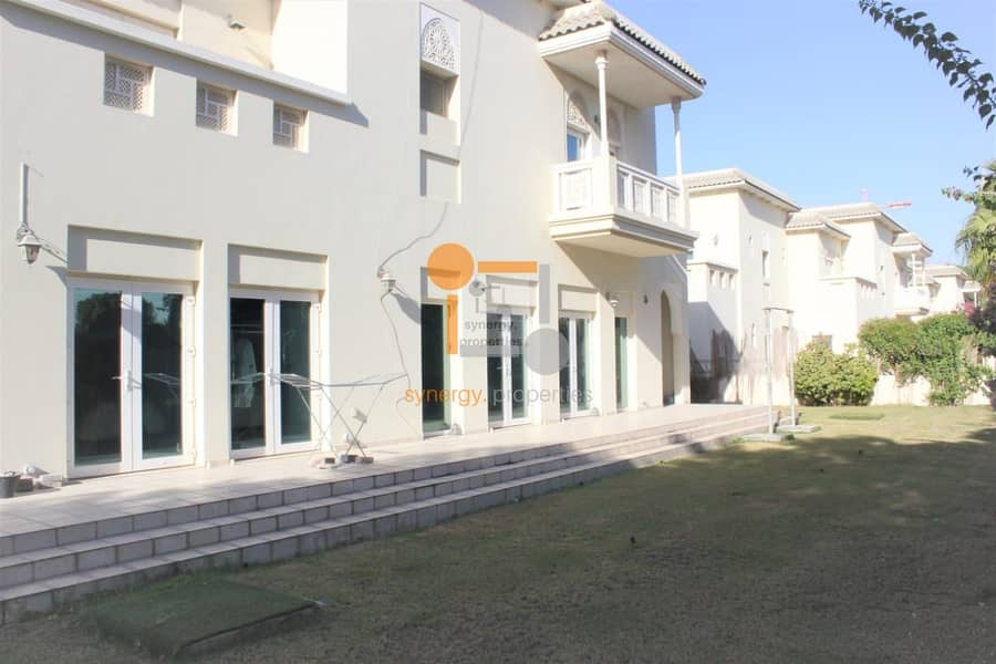 11 Exclusive 6 Bed Villa