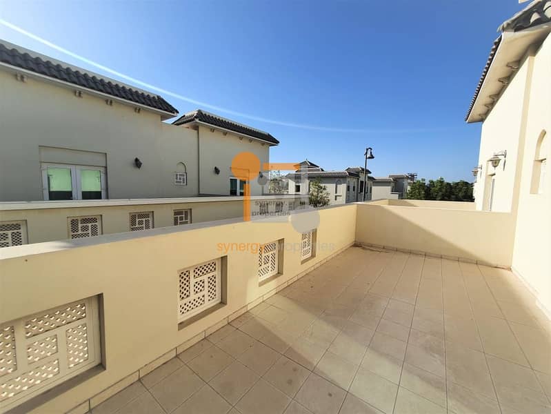 12 Exclusive 6 Bed Villa