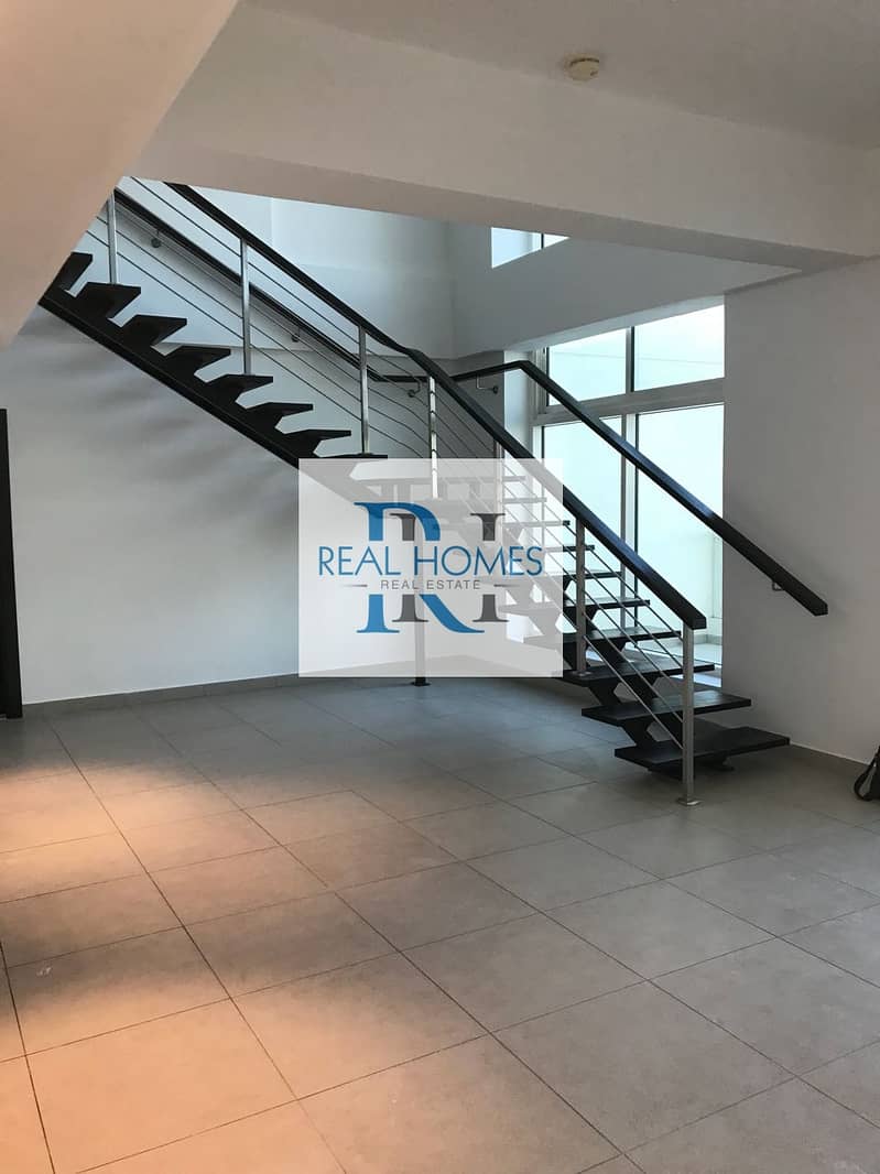15 Spacious 3 Bedroom +M | Duplex | Lake View
