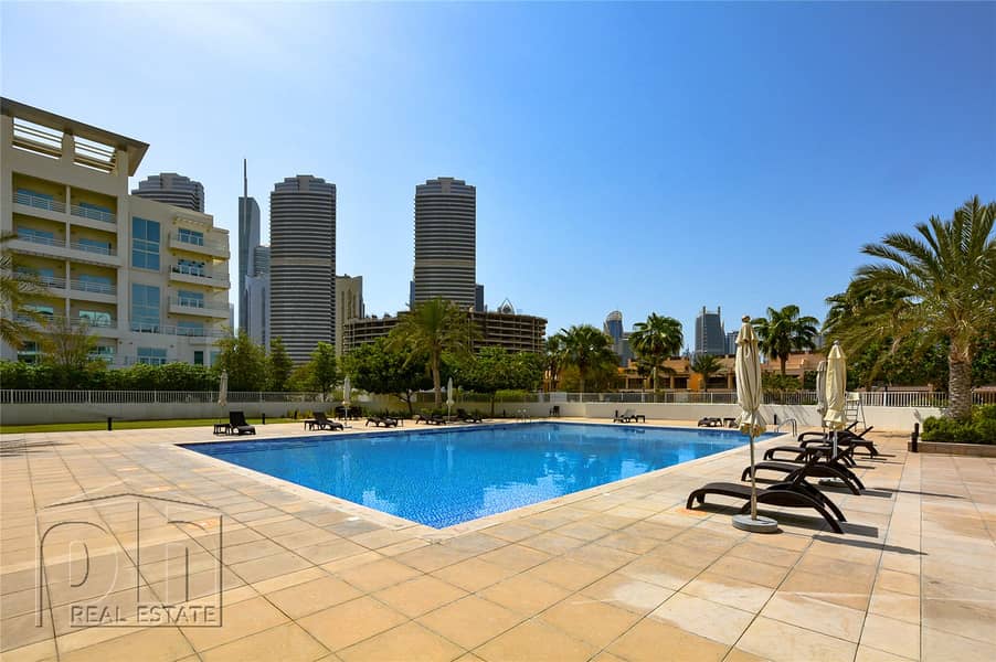 4 Stunning 3 Bed Duplex | Pool View | 2