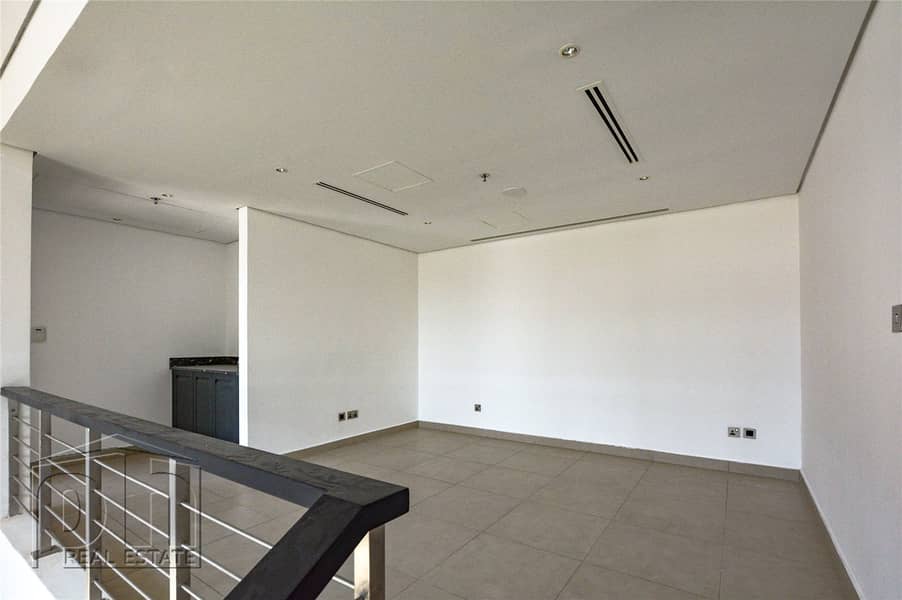 9 Stunning 3 Bed Duplex | Pool View | 2