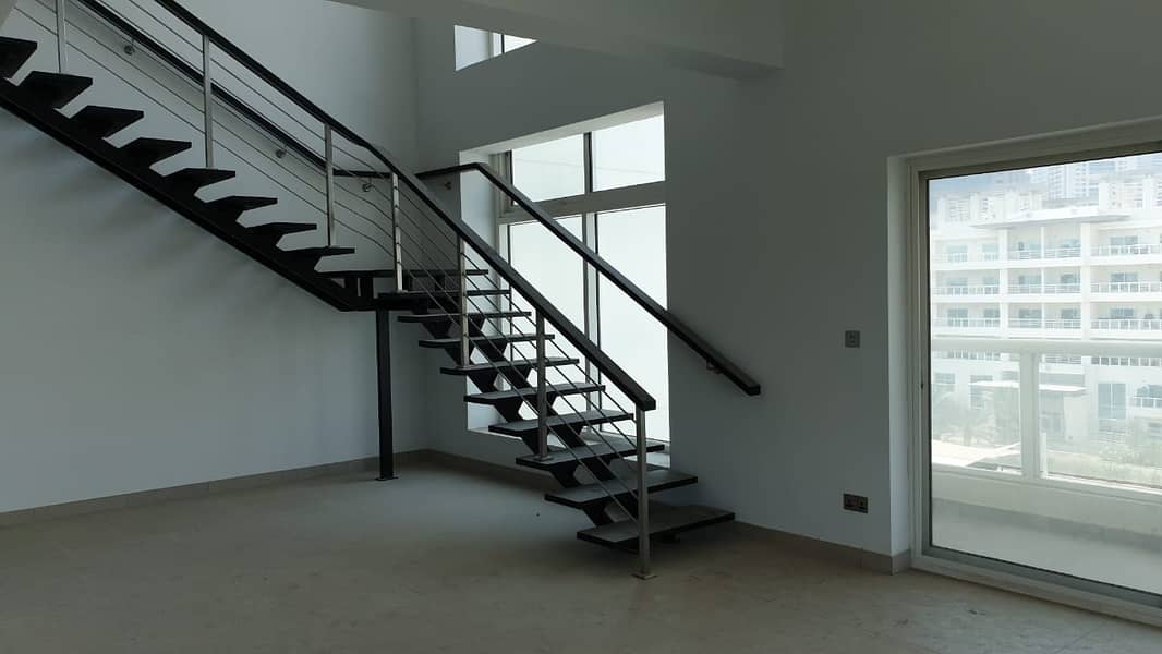 8 Multiple Cheques |  3-bedroom Duplex | Vacant