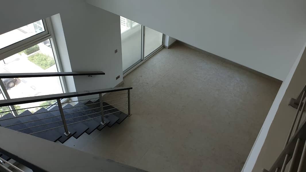 9 Multiple Cheques |  3-bedroom Duplex | Vacant
