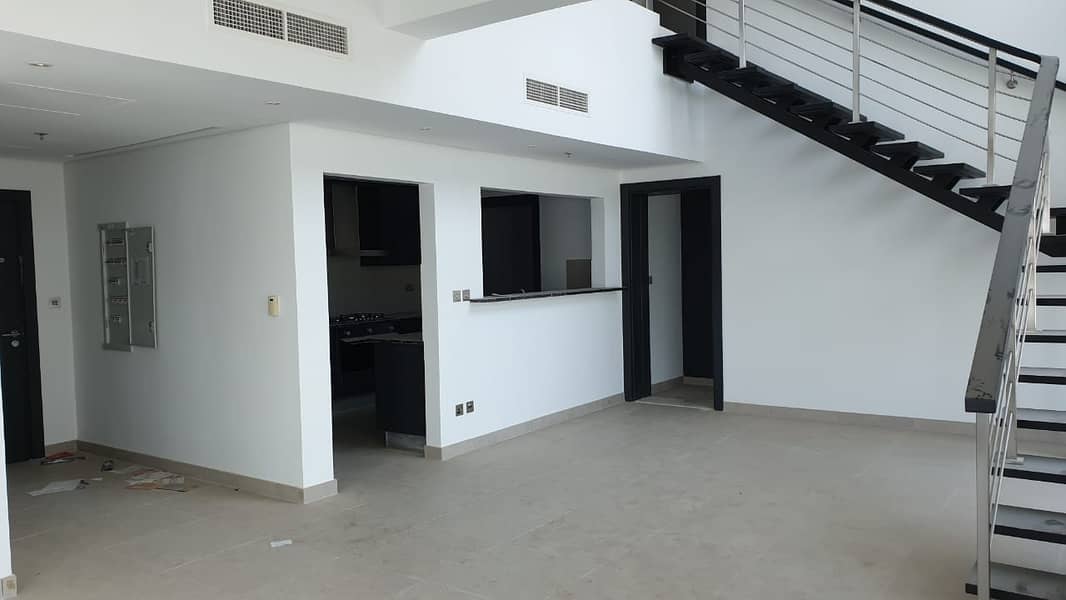 10 Multiple Cheques |  3-bedroom Duplex | Vacant