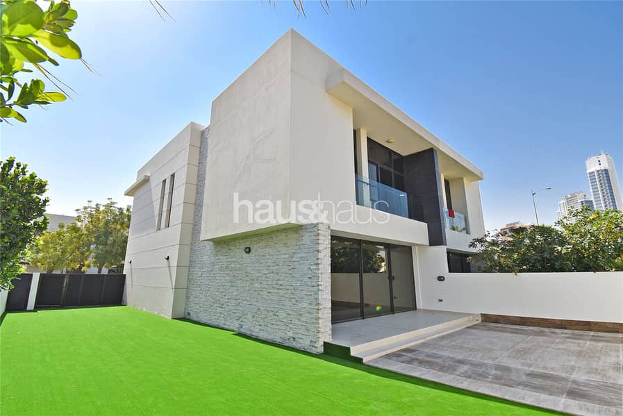 Largest Plot | Single Row THK | Landscaped Garden Largest Plot | Single Row THK | Landscaped Garden