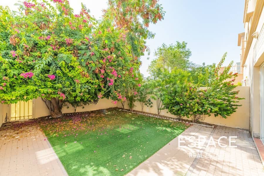 Type 4M | Well Maintained | Backs Pool Type 4M | Well Maintained | Backs Pool