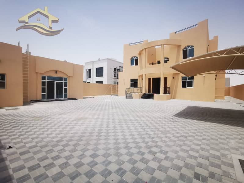 Villa, first inhabitant, prime location for sale Villa, first inhabitant, prime location for sale