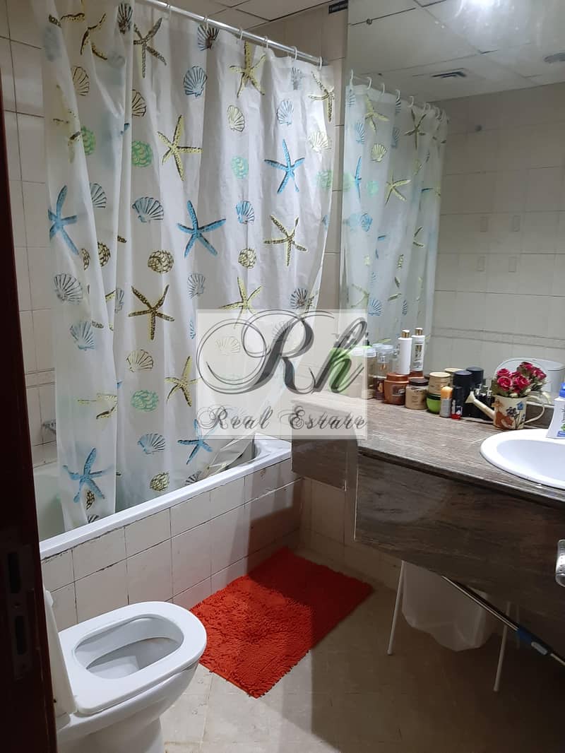 6 Spacious and Beautiful 1 Bedroom Apartment For Sale