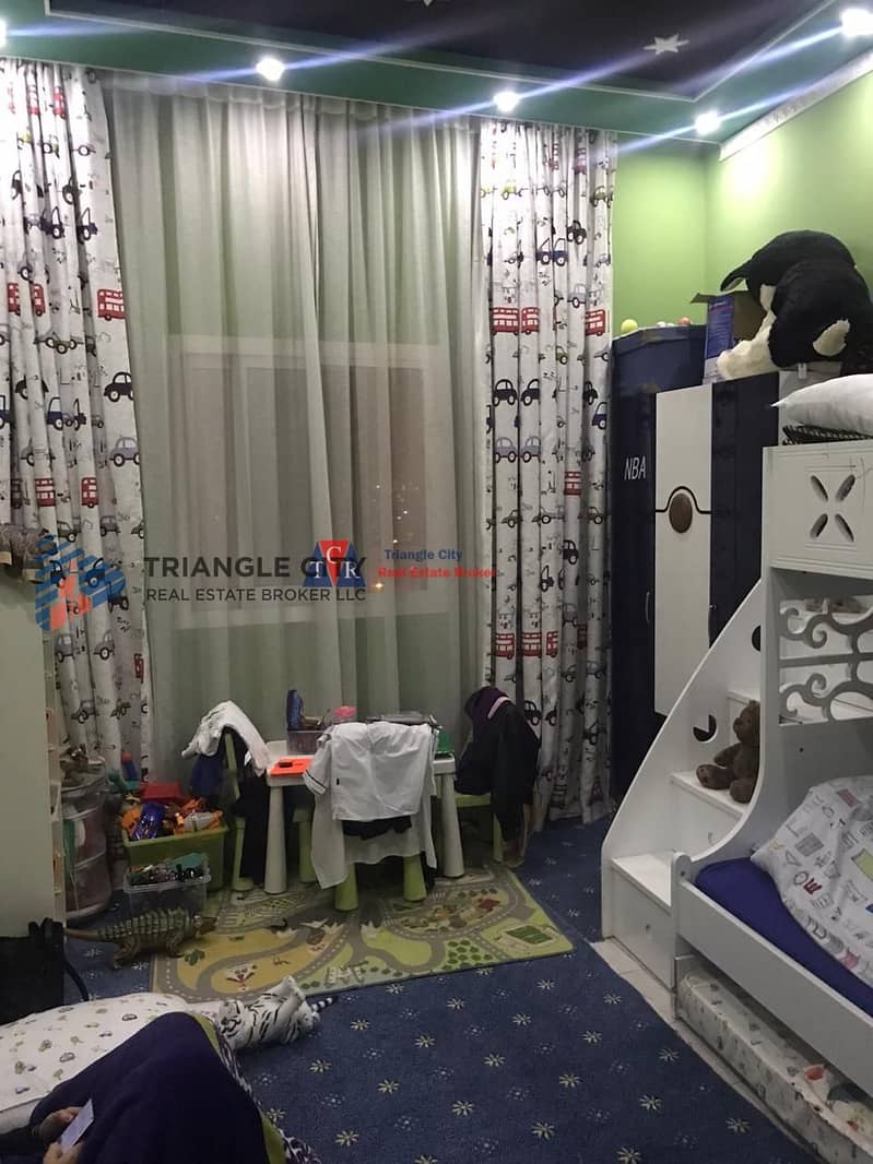 12 Furnished/Two Bedroom/fully Upgrade
