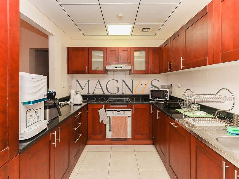 3 Green Lakes - Kitchen. jpg