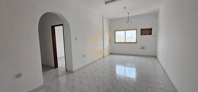 Luxury  2 BHK With Balcony in Rolla Bank Street area only 28k