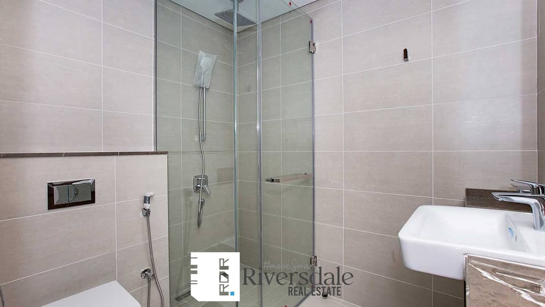 13 park-view-tower-al-reem-island-bathroom. jpg