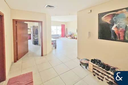 One Bed | Corner Unit | Pool And Park View