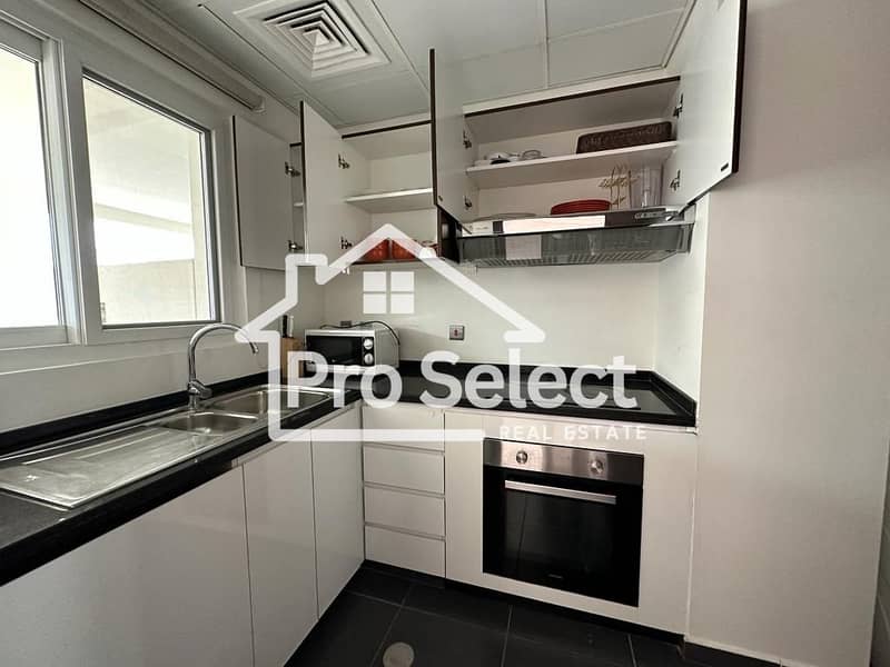 FULLY FURNISHED 4BR TOWNHOUSE - READY TO MOVE - BIG LAYOUT