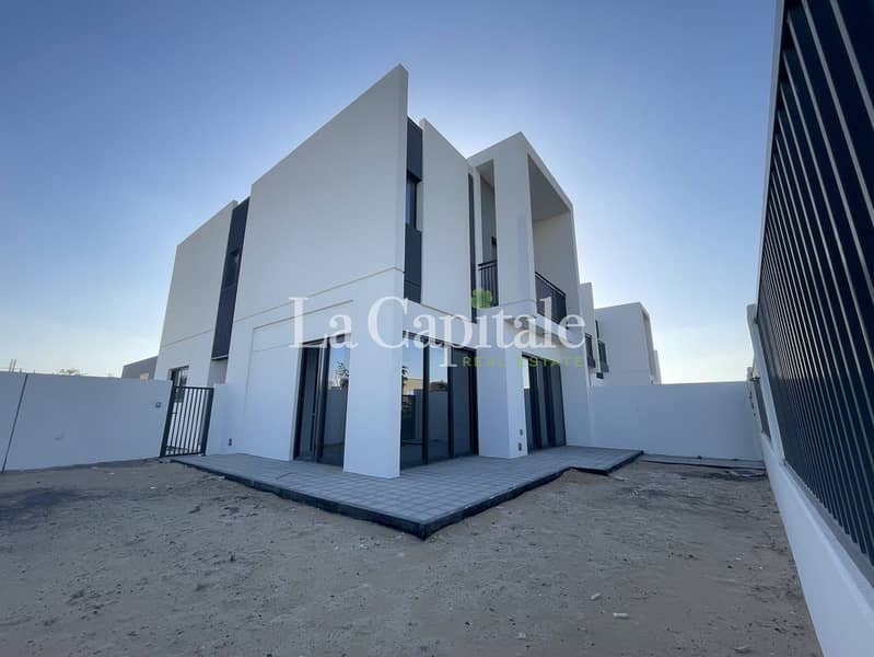 La Rosa 4 Beds+Maid | Vacant | Single Row La Rosa 4 Beds+Maid | Vacant | Single Row