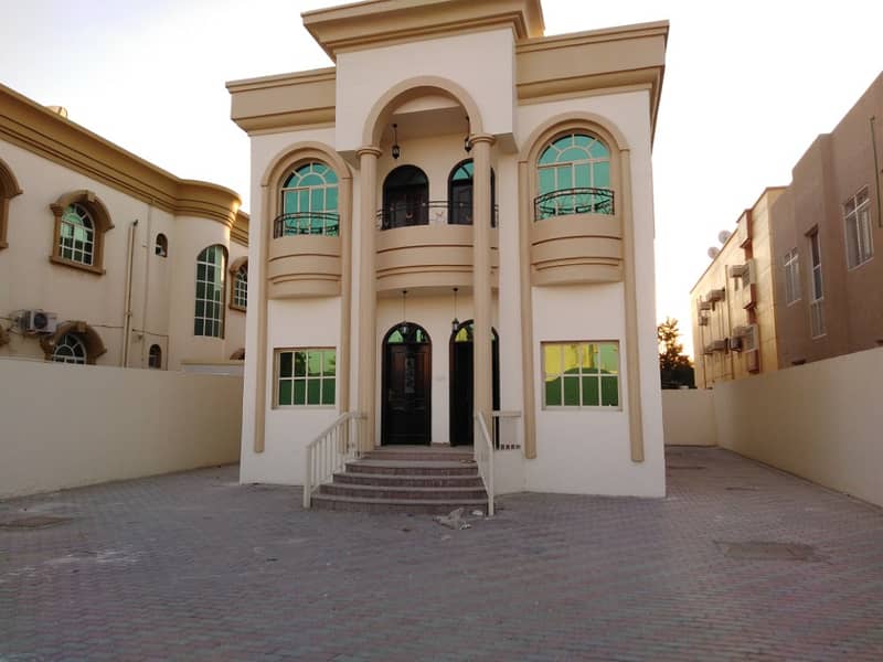 Villa for sale electricity very clean water close to the public street in the area of ​​Rawda locati