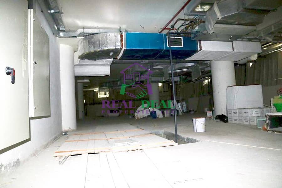 8 Strategically positioned 4 retail shops at U-Bora Tower