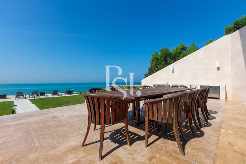 2 6br-villa-nurai-island-abu-dhabi-backyard (11). JPG