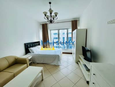 AVAILABLE! VACANT! Perfect Location At Metro Station!