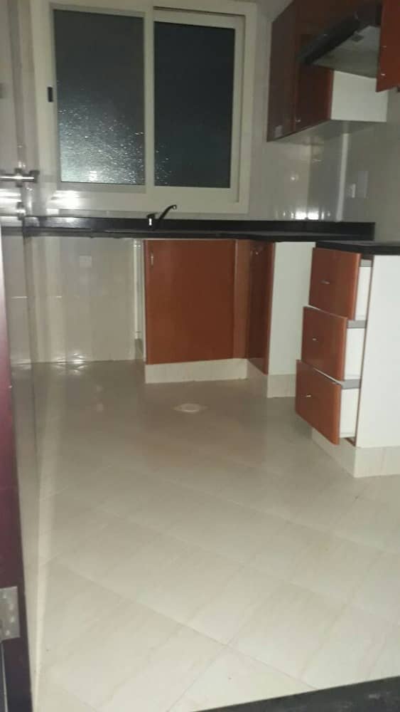 Corniche Tower: Super Deluxe 1 Bed Hall  Parking Chiller Free (No AC Bill) at Beach Road