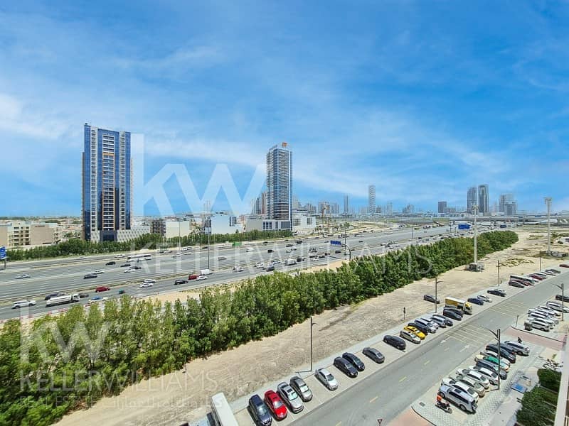 Balcony |Bright & Spacious | Beside Me'asem Mall