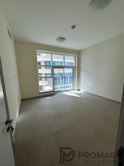 4 Bedroom/ Penthouse/ Vacant/ Private Pool/ Huge Terrace/ Amazing Deal