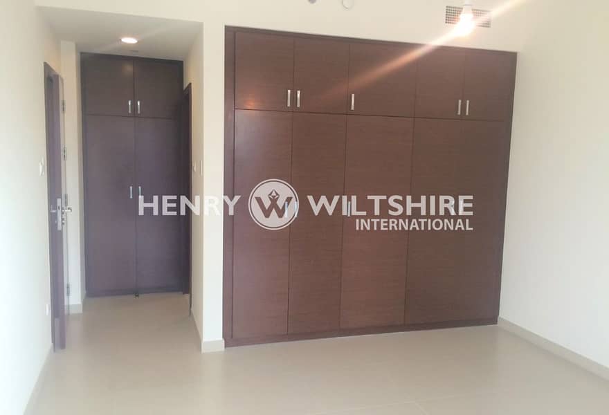 4 GT1 1BR Apt - Photo 05. jpg