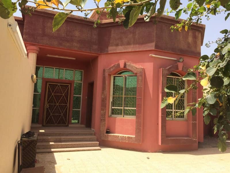 Villa is a small garden for rent in Hamidiya
