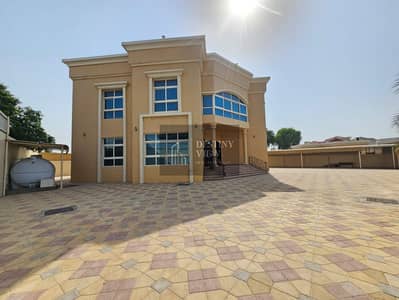 LAVISH VILLA 6 BEDROOMS SPACIOUS LIVING ROOM HUGE PARKING AREA
