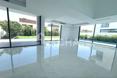Large Garden | CHORISIA 2 | Ready Now