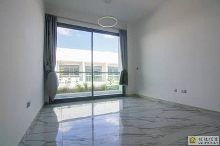 READY 2 MOVE IN - WELL MAINTAINED STUDIO