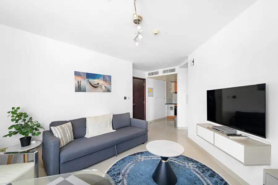 Prime Location 1BR near Dubai Marina w/ Pool & Gym | Furnished | Flexible term