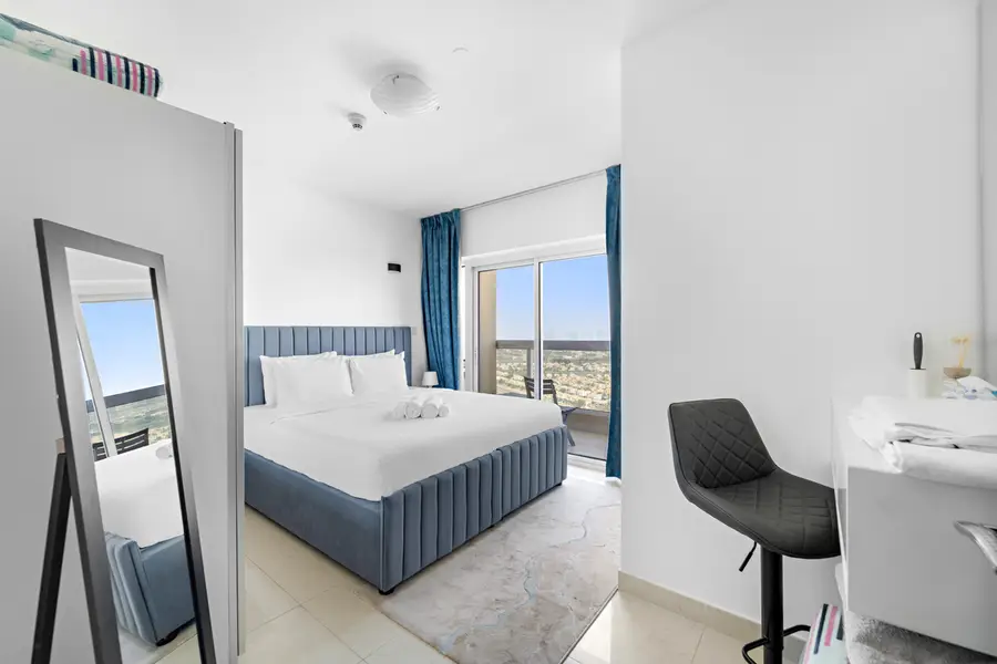 Prime Location 1BR near Dubai Marina w/ Pool & Gym | Furnished | Flexible term