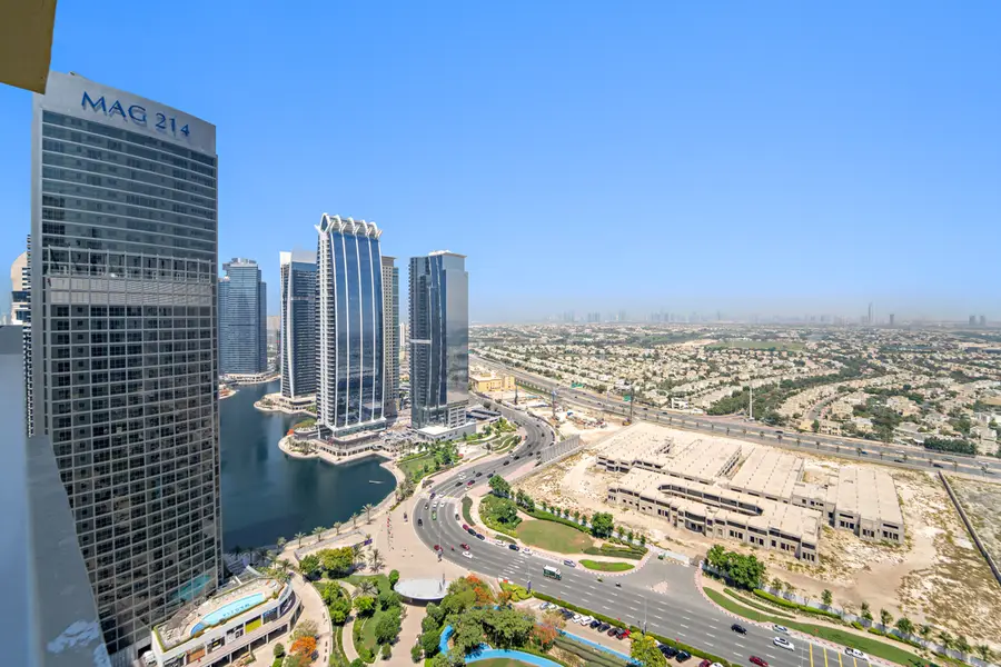 Prime Location 1BR near Dubai Marina w/ Pool & Gym | Furnished | Flexible term