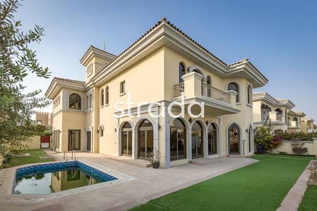 4 Bedroom Villa for Sale in Palm Jumeirah, Dubai - Exclusive | Atrium Entry | Vacant