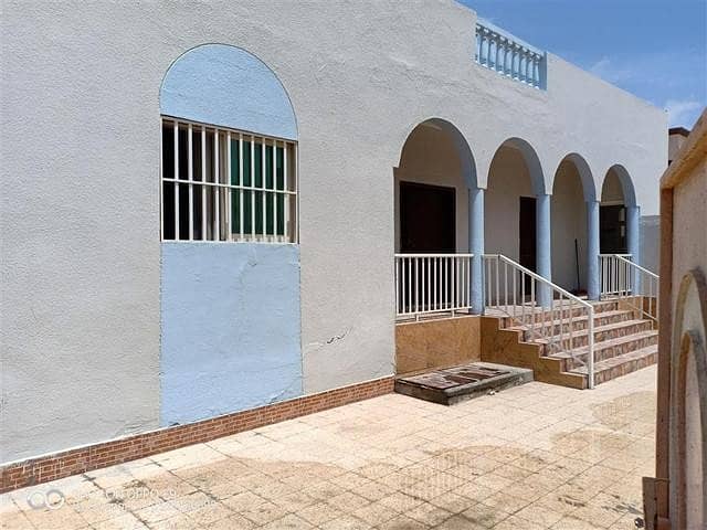 HOOOT DEAL WITH THE BEST PRICE 4bed rooms USED VILLA FOR SALE