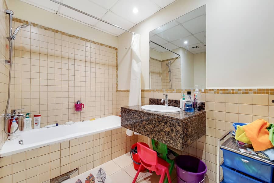 10 11_Bathroom -0. jpg