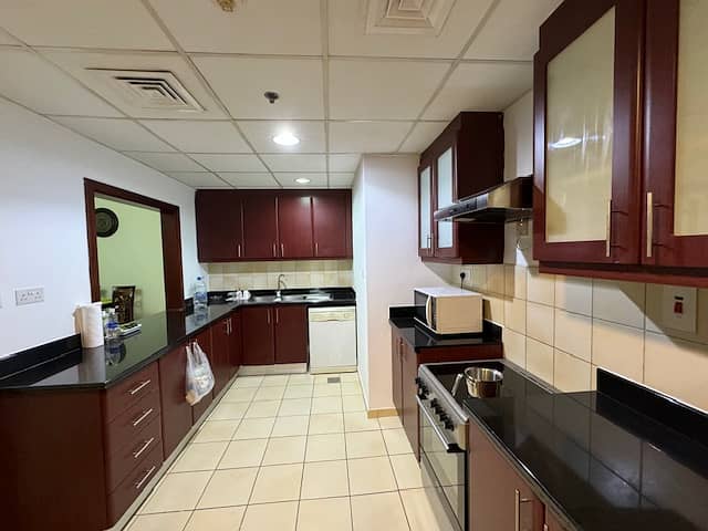 16 KITCHEN 2. jpg