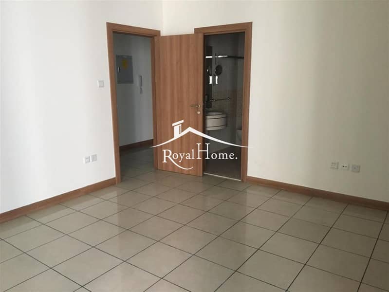 4 Spacious 1BR with 2 Balcony | Middle Floor |Vacant
