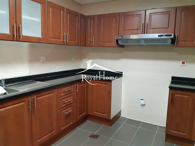 5 Lakeside residence  JLT 1br  unfurnished