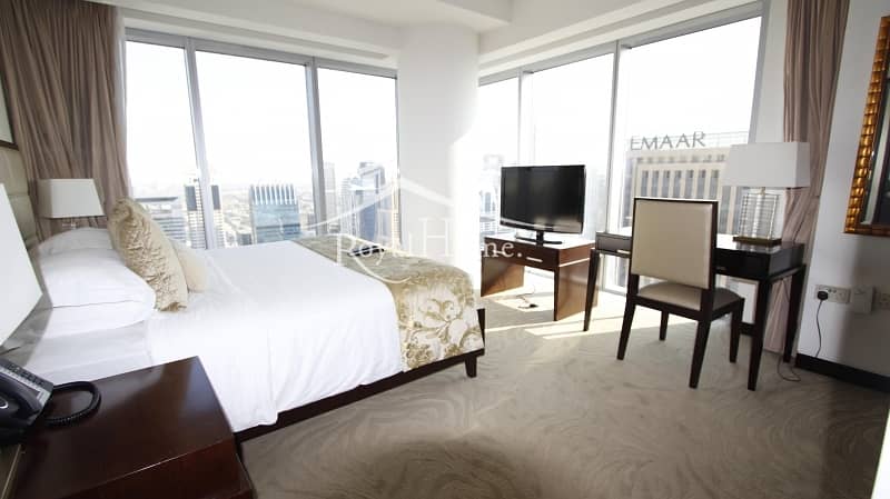 2 Marina Views | 5 Star Amenties | Great Locale