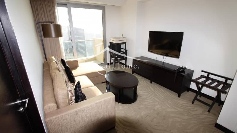 3 Marina Views | 5 Star Amenties | Great Locale