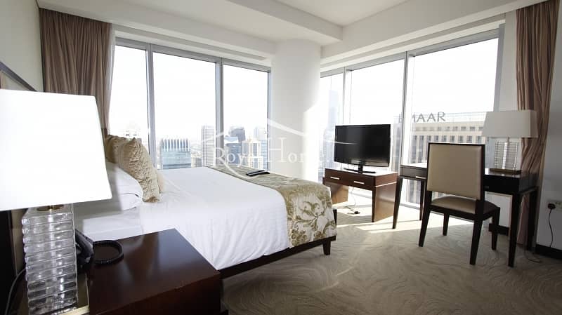 9 Marina Views | 5 Star Amenties | Great Locale