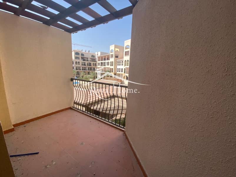 10 Spacious studio with balcony in Fortunato