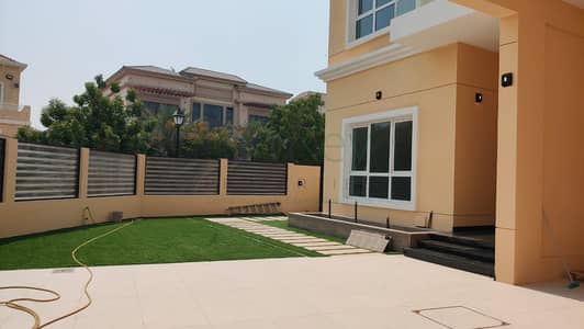 Brand new 5 bed with pool corner villa | Prime Location
